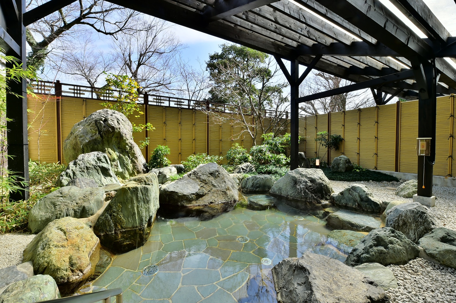 KKR京都くに荘露天風呂(昼)